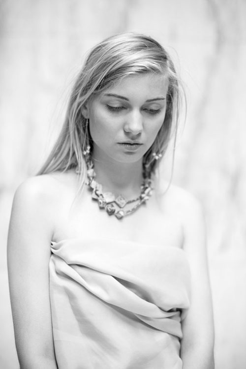 Jewellery by The Vamoose | Photography by Eefje de Coninck